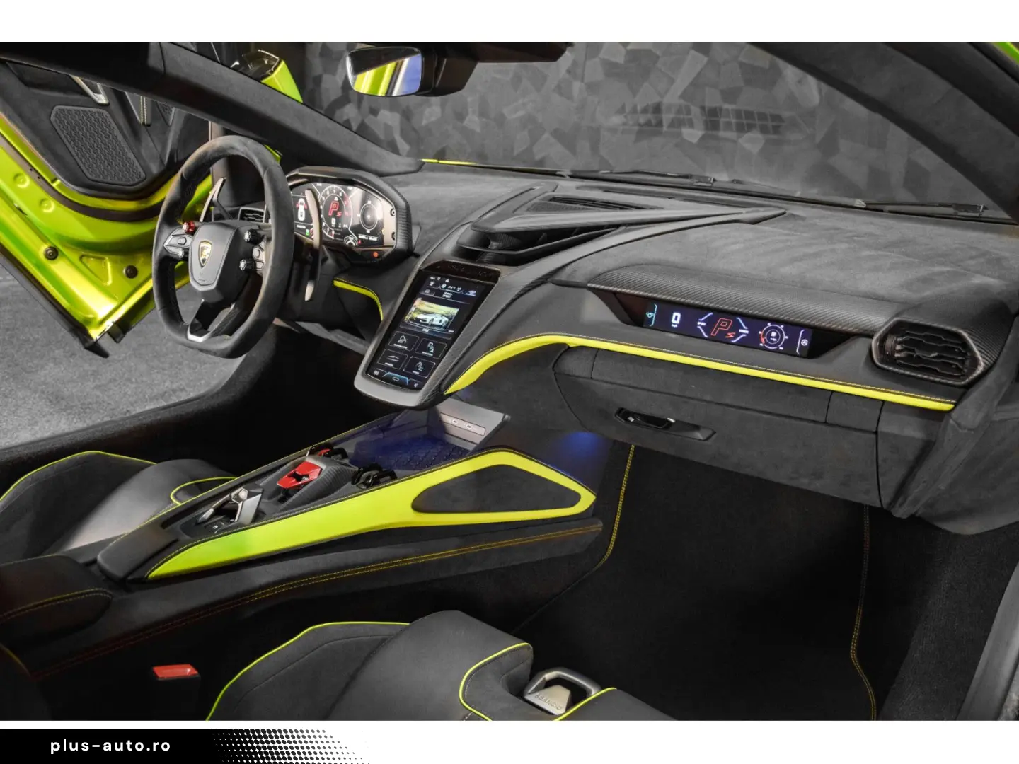 LAMBORGHINI Revuelto AD PERSONAM - VERDE CITREA   ROSSO MARS