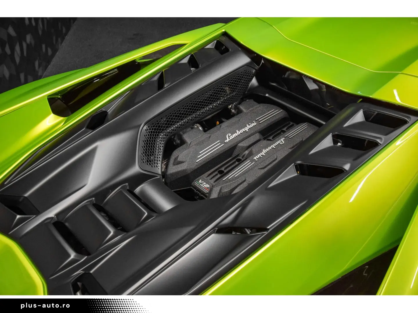 LAMBORGHINI Revuelto AD PERSONAM - VERDE CITREA   ROSSO MARS