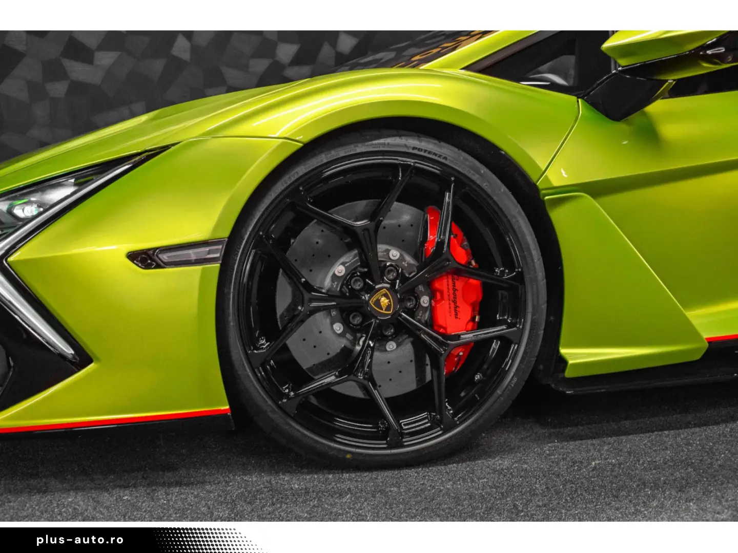 LAMBORGHINI Revuelto AD PERSONAM - VERDE CITREA   ROSSO MARS