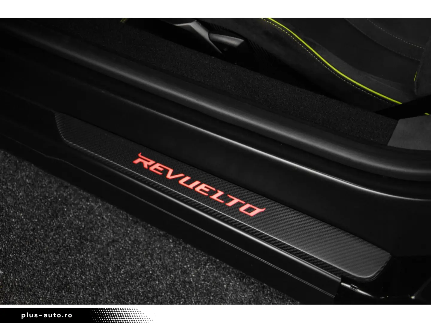 LAMBORGHINI Revuelto AD PERSONAM - VERDE CITREA   ROSSO MARS