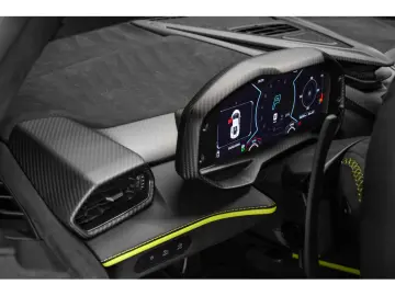 LAMBORGHINI Revuelto AD PERSONAM - VERDE CITREA   ROSSO MARS