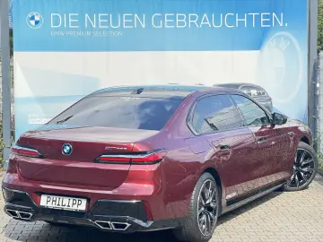 BMW M760e xDrive M Sport PANO-SKY Autom.Tür Massage