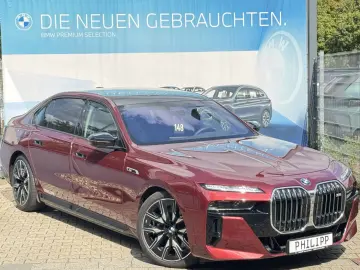 BMW M760e xDrive M Sport PANO-SKY Autom.Tür Massage
