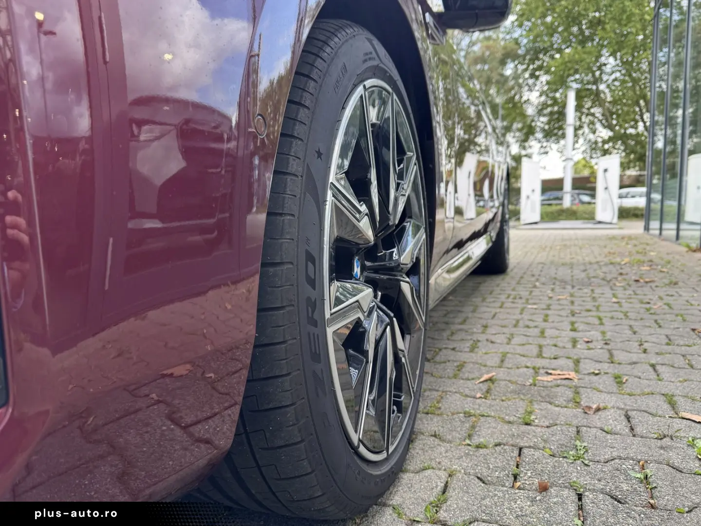 BMW M760e xDrive M Sport PANO-SKY Autom.Tür Massage