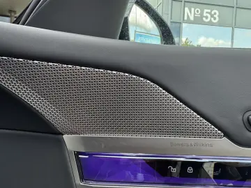 BMW M760e xDrive M Sport PANO-SKY Autom.Tür Massage