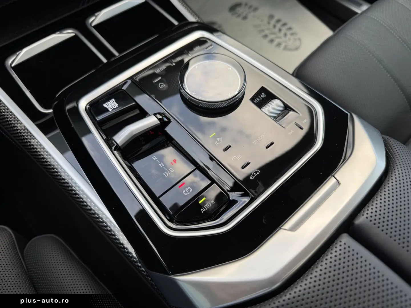 BMW M760e xDrive M Sport PANO-SKY Autom.Tür Massage