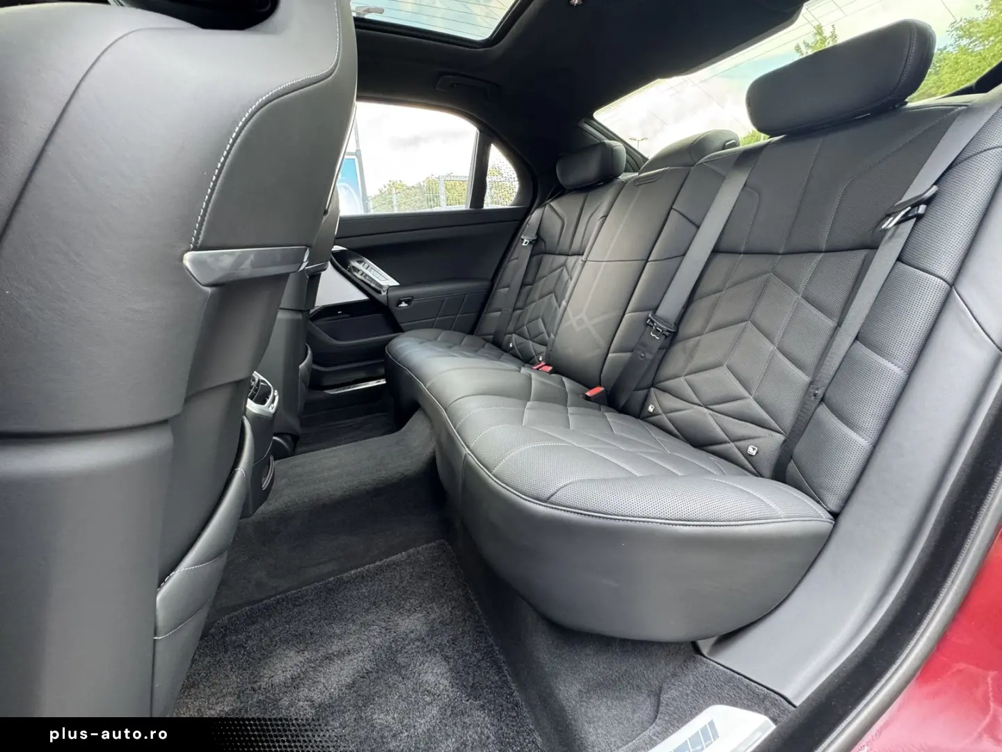 BMW M760e xDrive M Sport PANO-SKY Autom.Tür Massage
