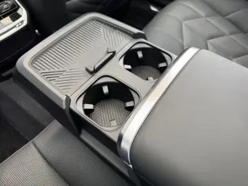 BMW M760e xDrive M Sport PANO-SKY Autom.Tür Massage