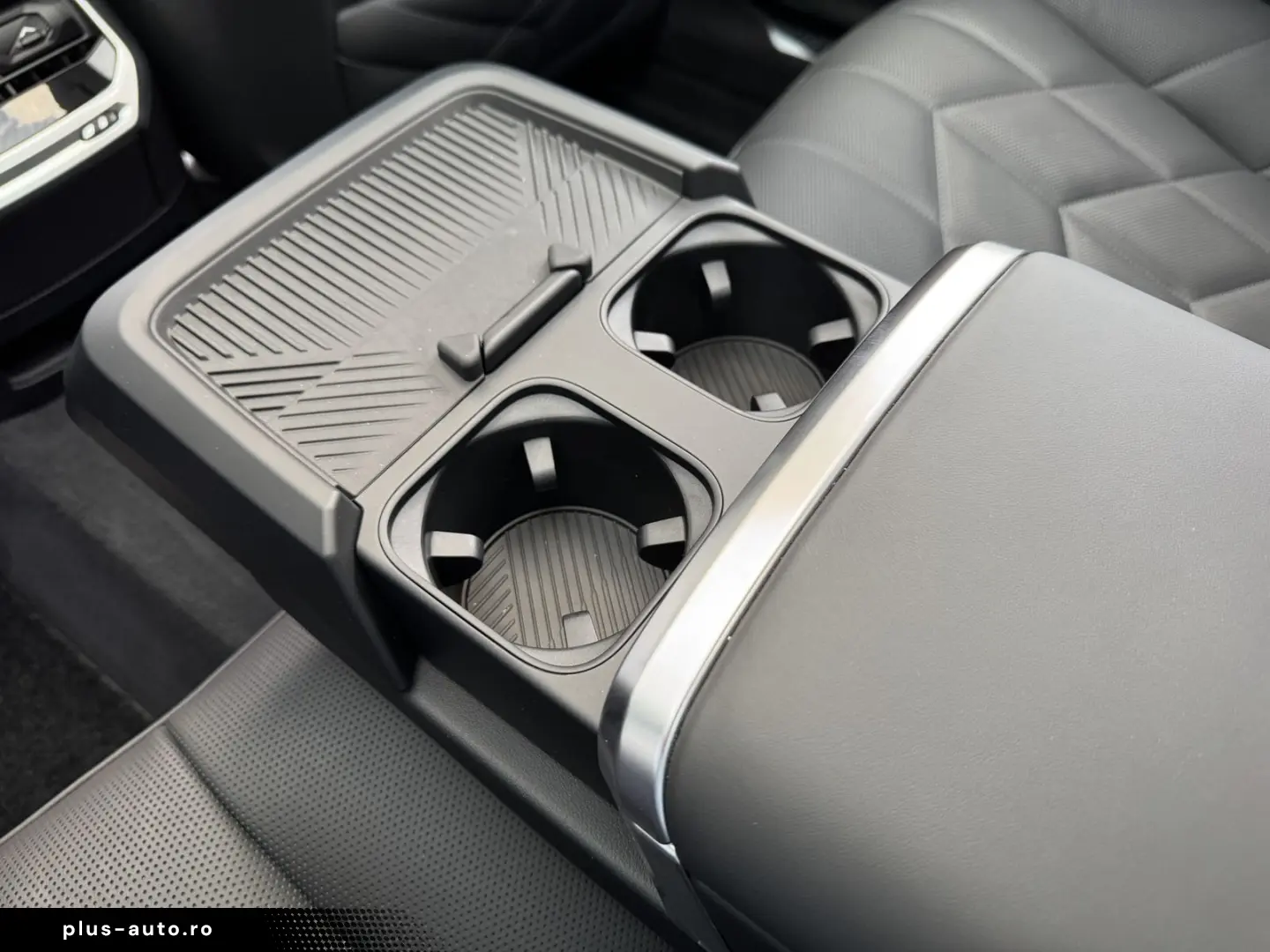 BMW M760e xDrive M Sport PANO-SKY Autom.Tür Massage