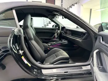 PORSCHE 992-911 CARRERA GTS CABRIO BOSE® HA-LENKUNG 21