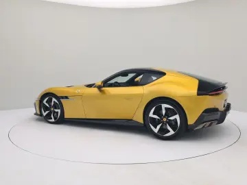 FERRARI 12Cilindri - CARBON - FERRARI HAMBURG