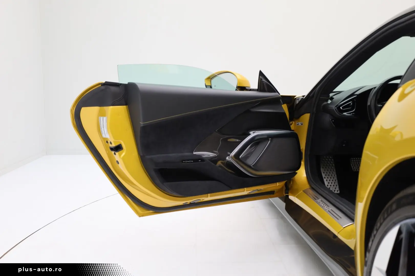 FERRARI 12Cilindri - CARBON - FERRARI HAMBURG