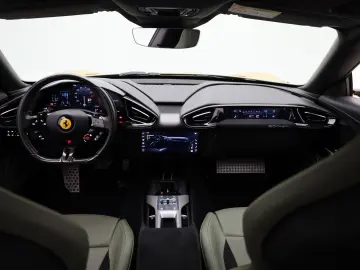 FERRARI 12Cilindri - CARBON - FERRARI HAMBURG