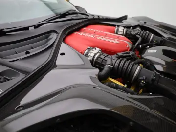 FERRARI 12Cilindri - CARBON - FERRARI HAMBURG