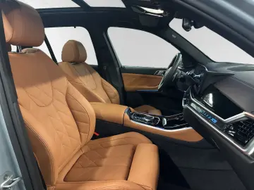 BMW X5 xDrive50e M Sport AHK Pano 21 LM Head-Up