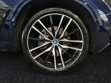 BMW X5 xDrive50e M Sport AHK Pano 22 LMR Head-Up