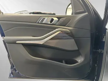 BMW X5 xDrive50e M Sport AHK Pano 22 LMR Head-Up