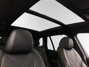 BMW X5 xDrive50e M Sport AHK Pano 22 LMR Head-Up