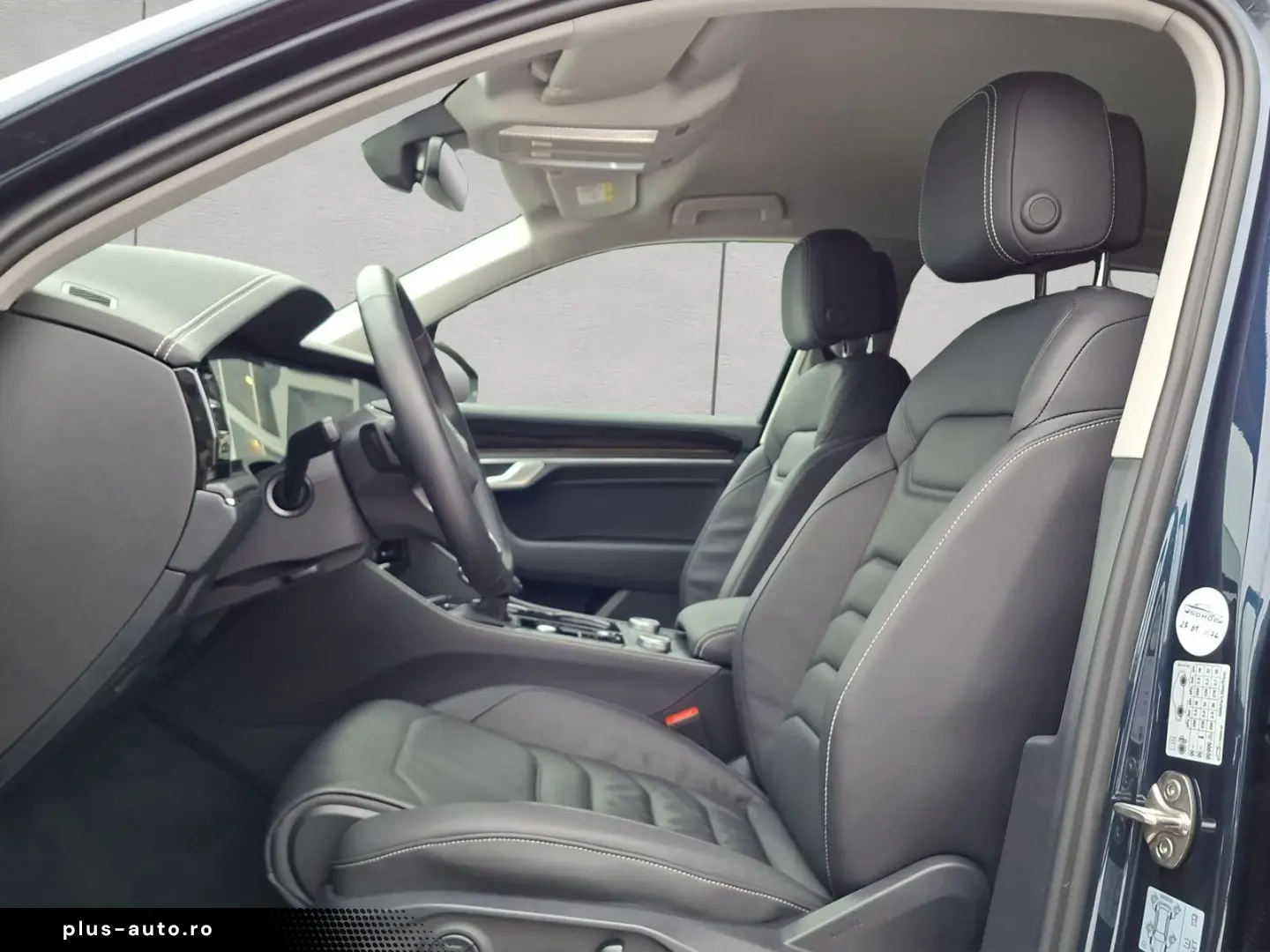 VW Touareg 3.0 TDI Tip NAVI AHK LUFT LEDER GJR ACC