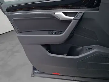 VW Touareg 3.0 TDI Tip NAVI AHK LUFT LEDER GJR ACC