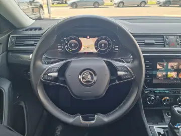 Skoda Superb 2.0 TDI DSG Style