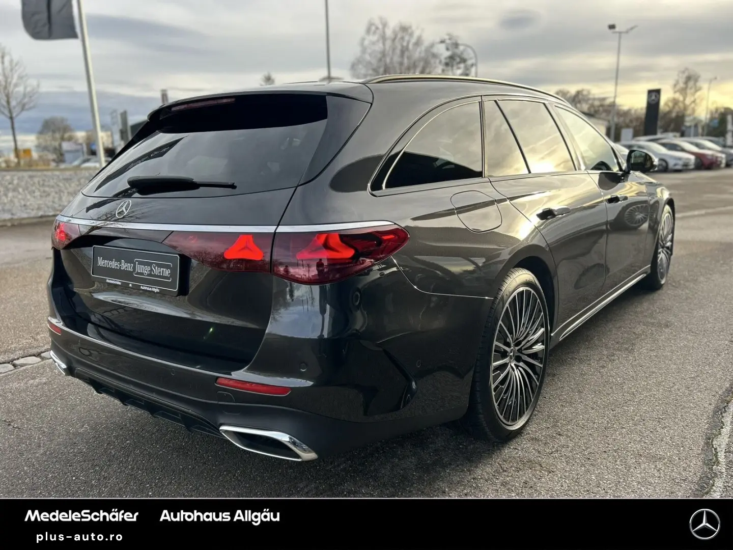 MERCEDES-BENZ E 450 d T 4M AMG Night Airmatic PanoSD AHK 360