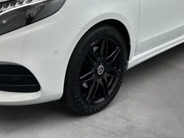 MERCEDES-BENZ V 300 d AVANTGARDE ED Kompakt Distro 360  AMG