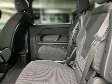 MERCEDES-BENZ V 220 d Lang Navigation Distronic AHK