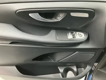 MERCEDES-BENZ V 220 d Lang Navigation Distronic AHK