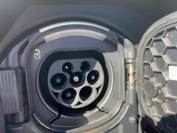 MERCEDES-BENZ CLA 250 e AMG Line MBeam TWA Night Sitzhz Kam