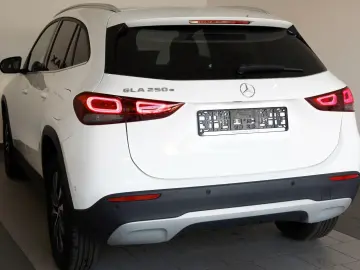 MERCEDES-BENZ GLA 250 e Style TLeder Navi LED Kamer &hellip;