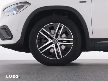 MERCEDES-BENZ GLA 250 e Progressive AHK MBeam 360 Ke&hellip;