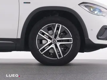 MERCEDES-BENZ GLA 250 e Progressive AHK MBeam 360 Ke&hellip;
