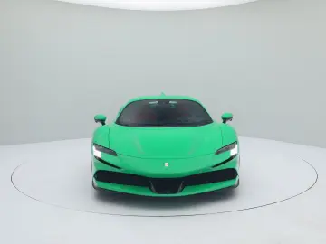 FERRARI SF90 Stradale - SIGNAL GREEN - FERRARI HAMBURG