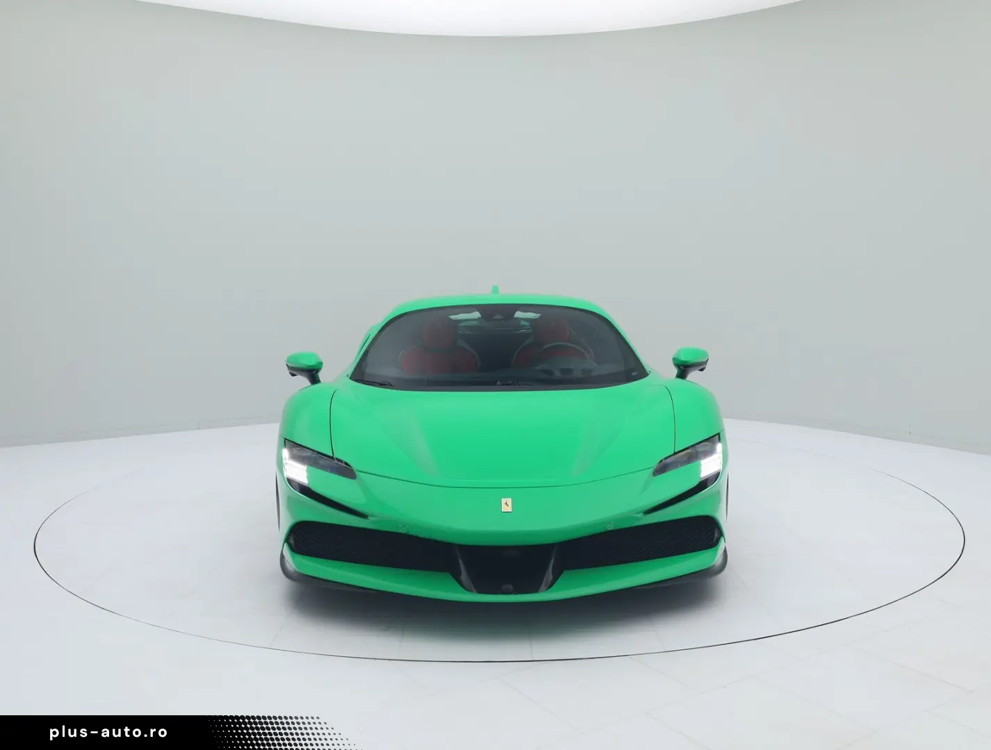 FERRARI SF90 Stradale - SIGNAL GREEN - FERRARI HAMBURG