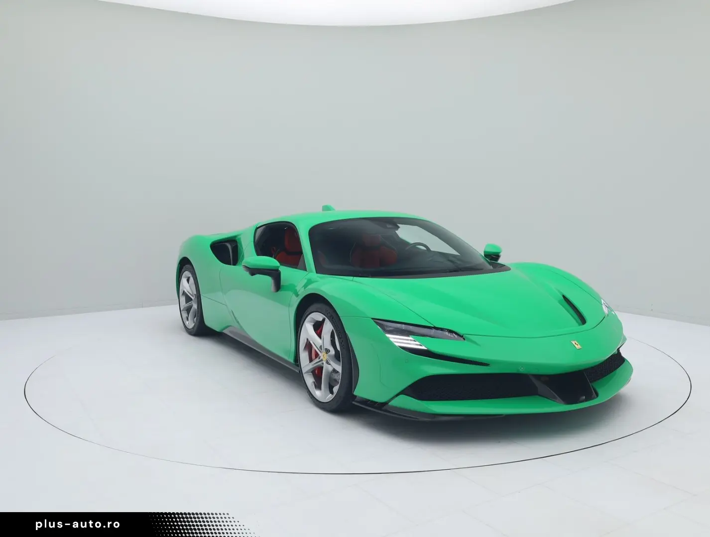 FERRARI SF90 Stradale - SIGNAL GREEN - FERRARI HAMBURG