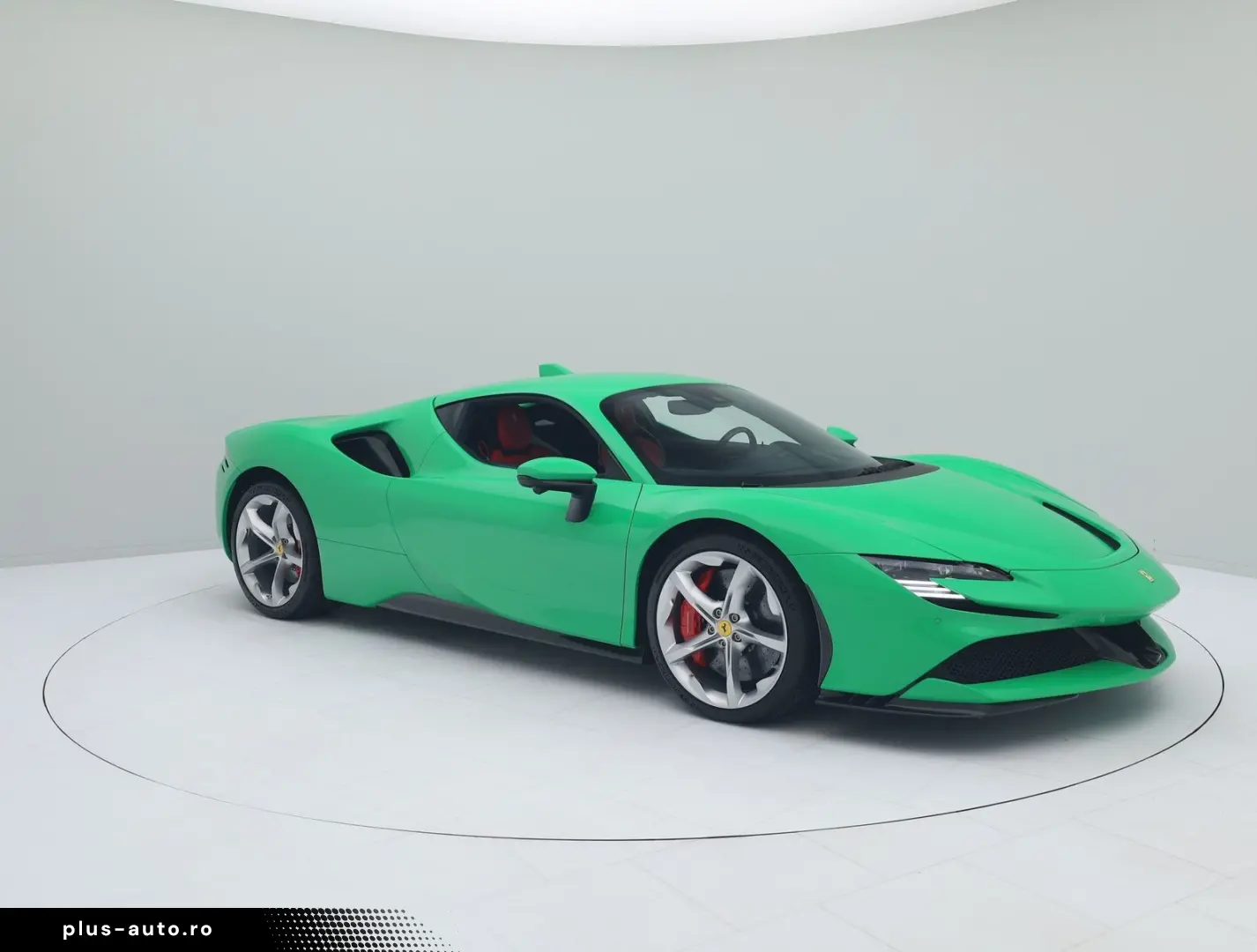 FERRARI SF90 Stradale - SIGNAL GREEN - FERRARI HAMBURG