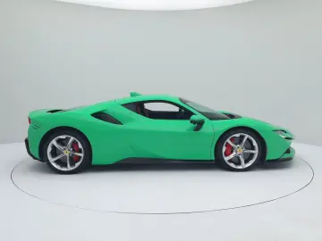 FERRARI SF90 Stradale - SIGNAL GREEN - FERRARI HAMBURG