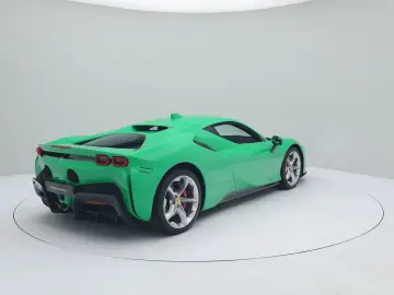 FERRARI SF90 Stradale - SIGNAL GREEN - FERRARI HAMBURG