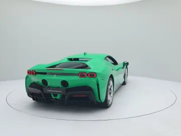 FERRARI SF90 Stradale - SIGNAL GREEN - FERRARI HAMBURG
