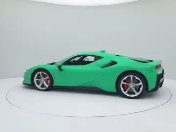 FERRARI SF90 Stradale - SIGNAL GREEN - FERRARI HAMBURG