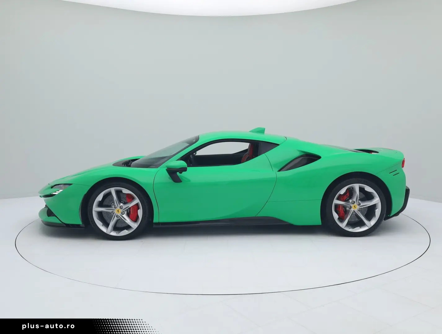 FERRARI SF90 Stradale - SIGNAL GREEN - FERRARI HAMBURG