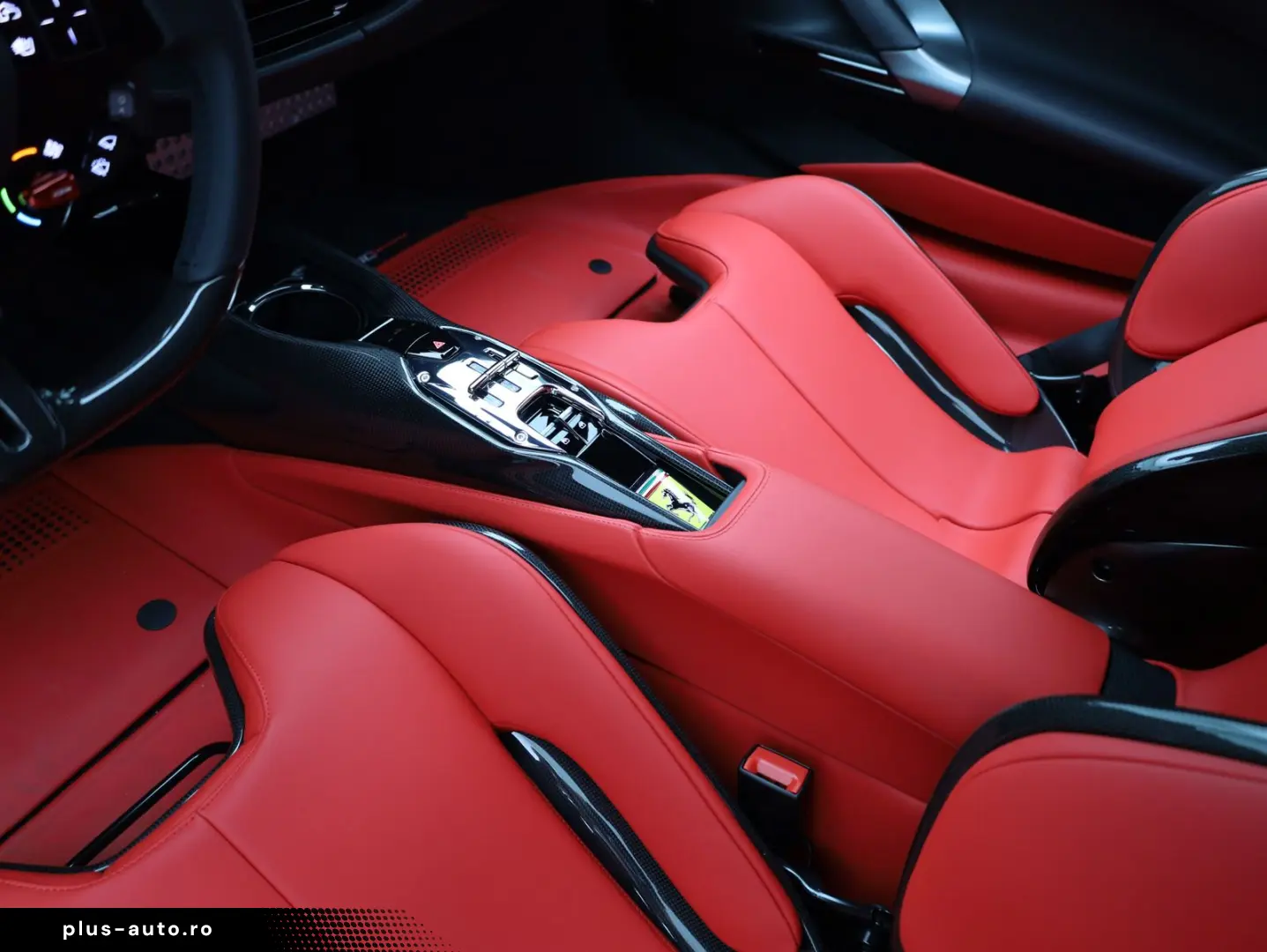 FERRARI SF90 Stradale - SIGNAL GREEN - FERRARI HAMBURG