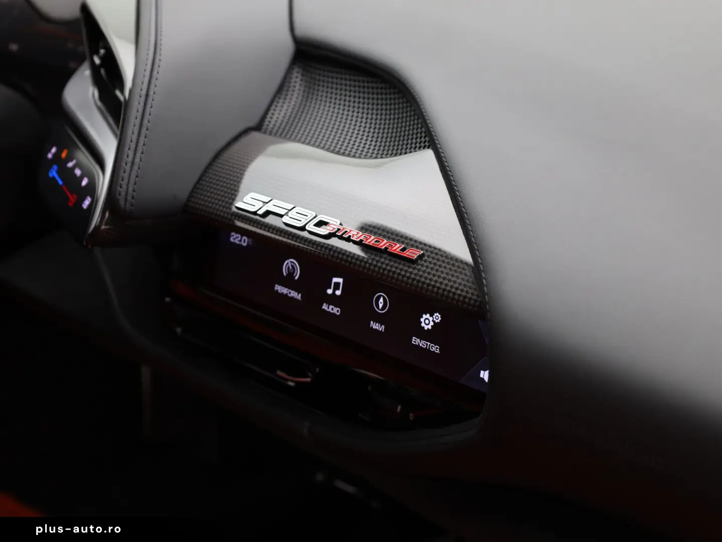 FERRARI SF90 Stradale - SIGNAL GREEN - FERRARI HAMBURG