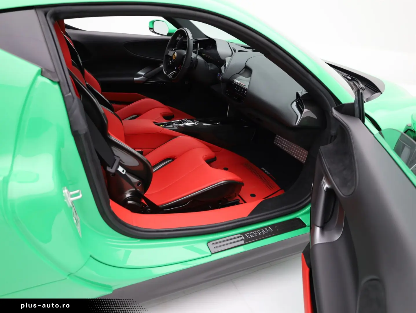 FERRARI SF90 Stradale - SIGNAL GREEN - FERRARI HAMBURG