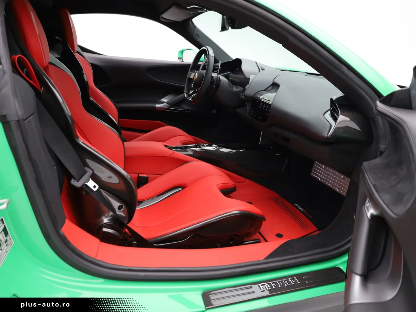 FERRARI SF90 Stradale - SIGNAL GREEN - FERRARI HAMBURG