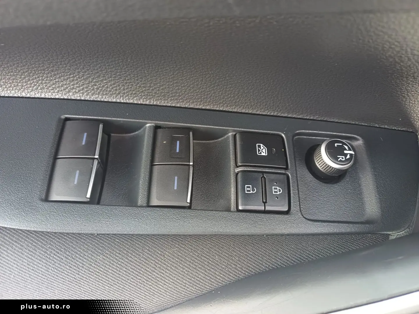 TOYOTA COROLLA 1.8 Hybrid 122 CP e-CVT Business