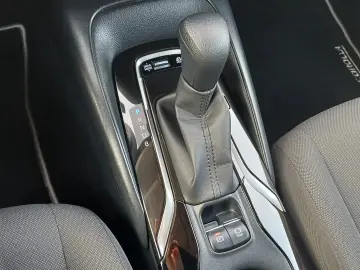 TOYOTA COROLLA 1.8 Hybrid 122 CP e-CVT Business