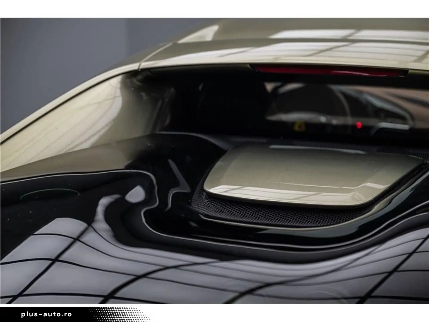 FERRARI 296 gtb 3.0 turbo v6 hybride 830 ch -