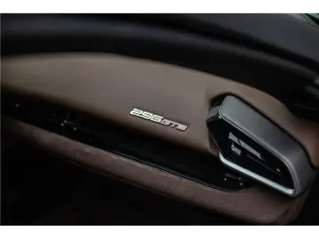 FERRARI 296 gtb 3.0 turbo v6 hybride 830 ch -